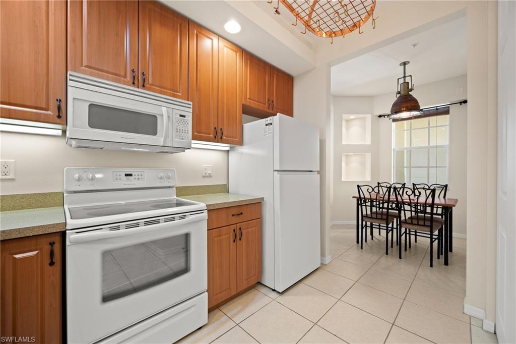1105 Van Loon Commons Cir 304 Property Photo 6