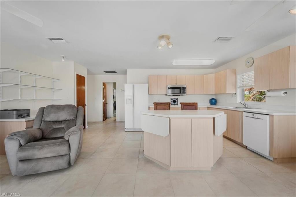 1079 Lock Ln Property Photo 12