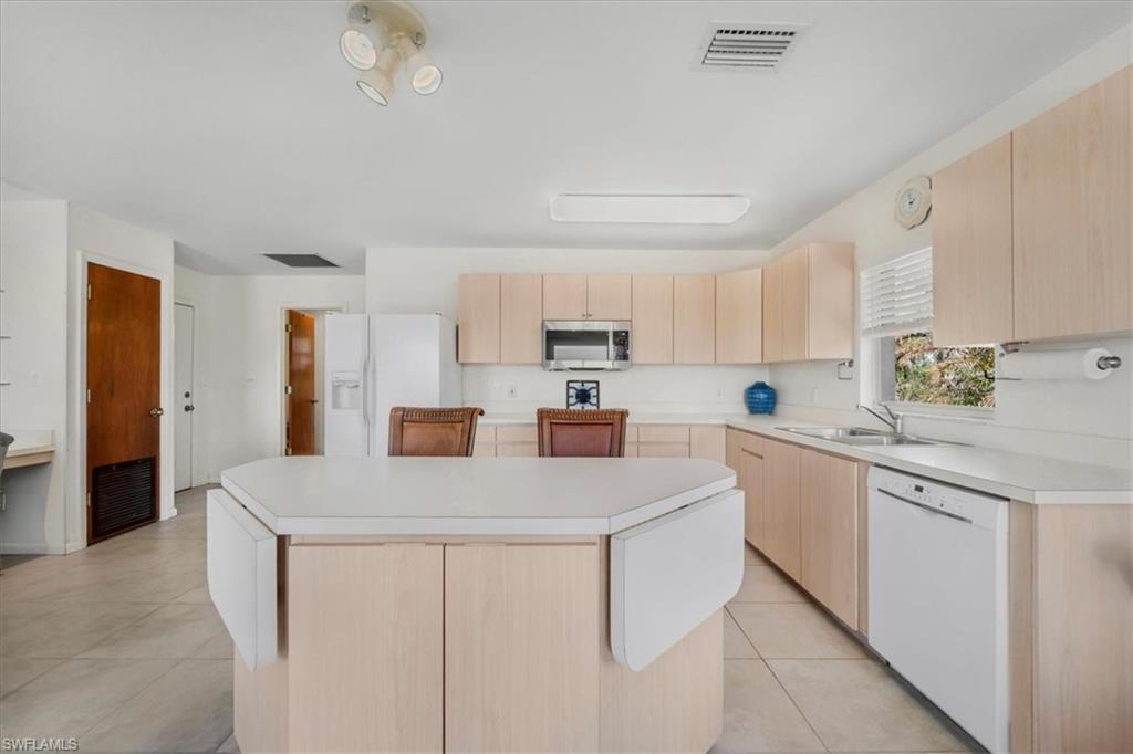 1079 Lock Ln Property Photo 13