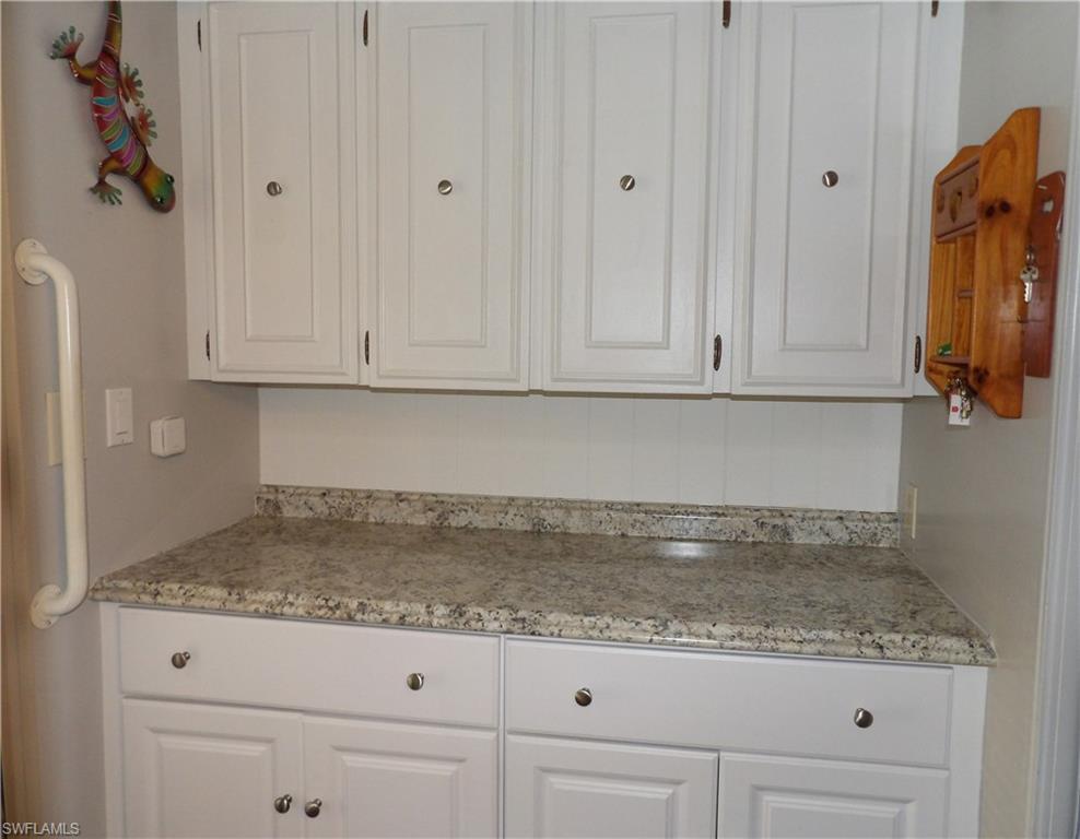 563 Timber Ln S Property Photo 4