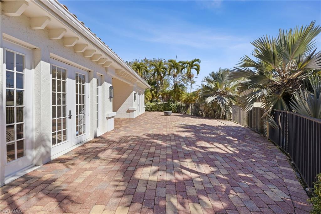 5803 Overseas Way Property Photo 12