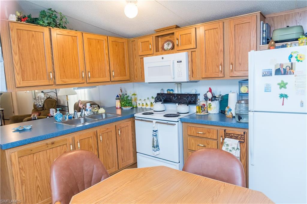 12130 Palm Dr Property Photo 8