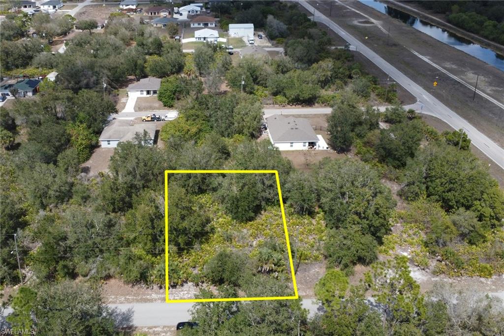 2504 65th St W Property Photo 6