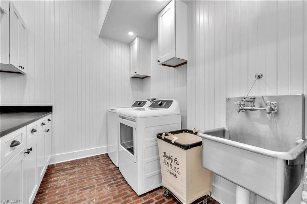 8241 Main St Property Photo 24