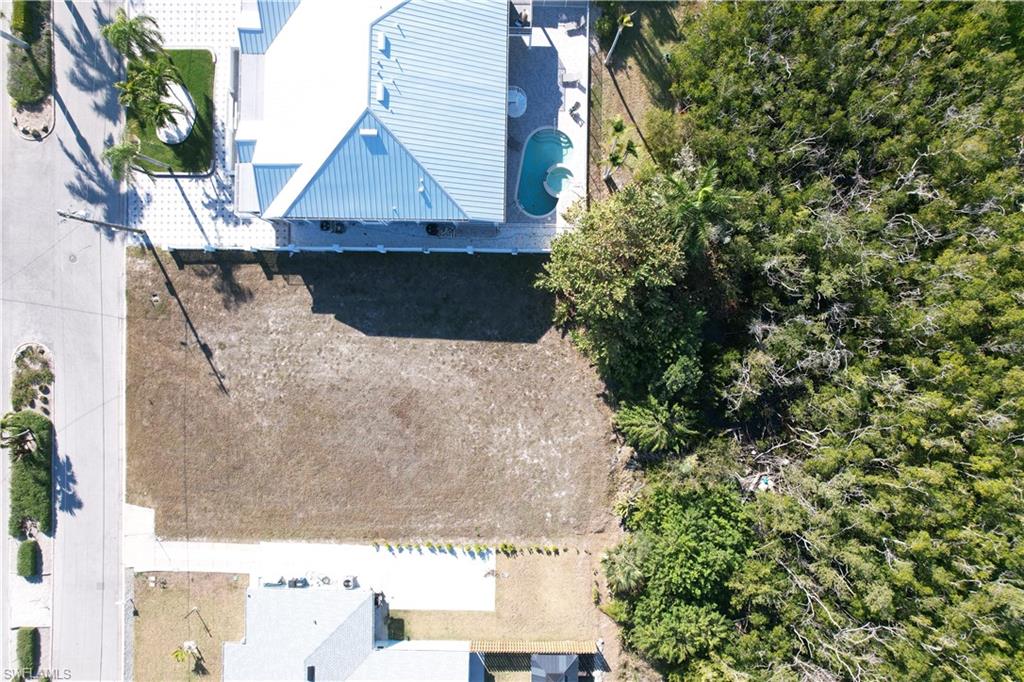 12110/12112 Siesta Dr Property Photo 16