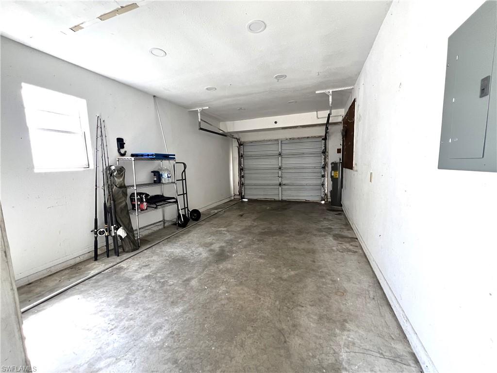 4040 S Edgewater Cir Property Photo 8