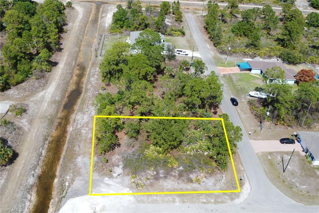 4601 Laura Ave N Property Photo 5