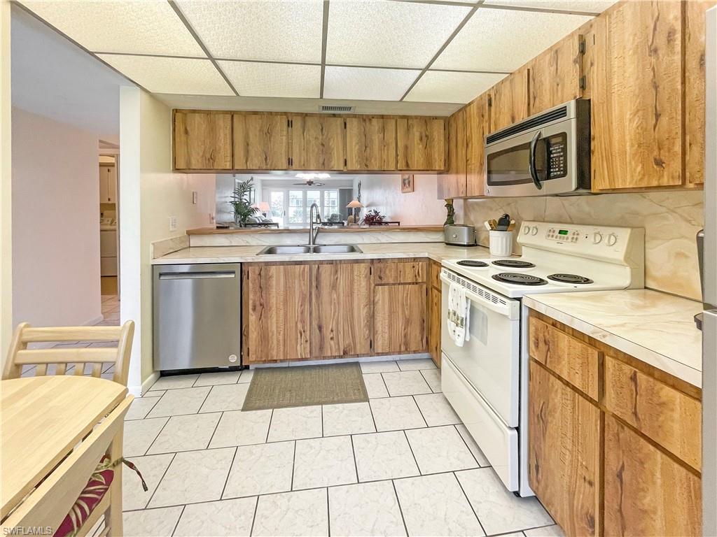 4070 Looking Glass Ln 3101 Property Photo 4