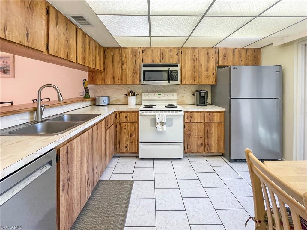 4070 Looking Glass Ln 3101 Property Photo 5