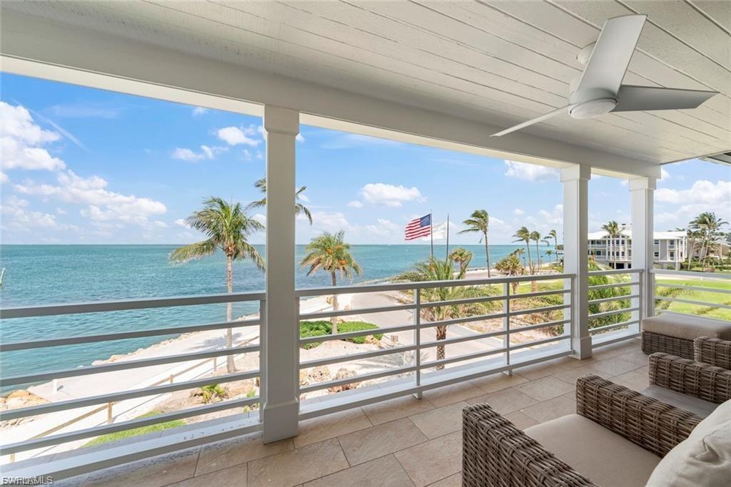 1602 Lands End Village Property Photo 2
