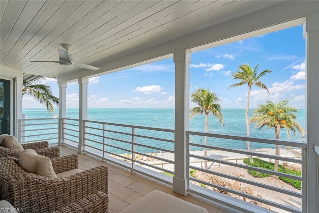 1602 Lands End Village Property Photo 3