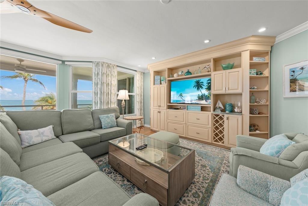 1602 Lands End Village Property Photo 5