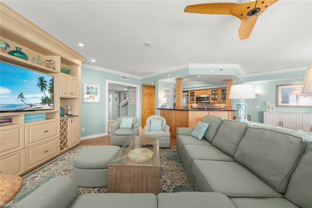 1602 Lands End Village Property Photo 6