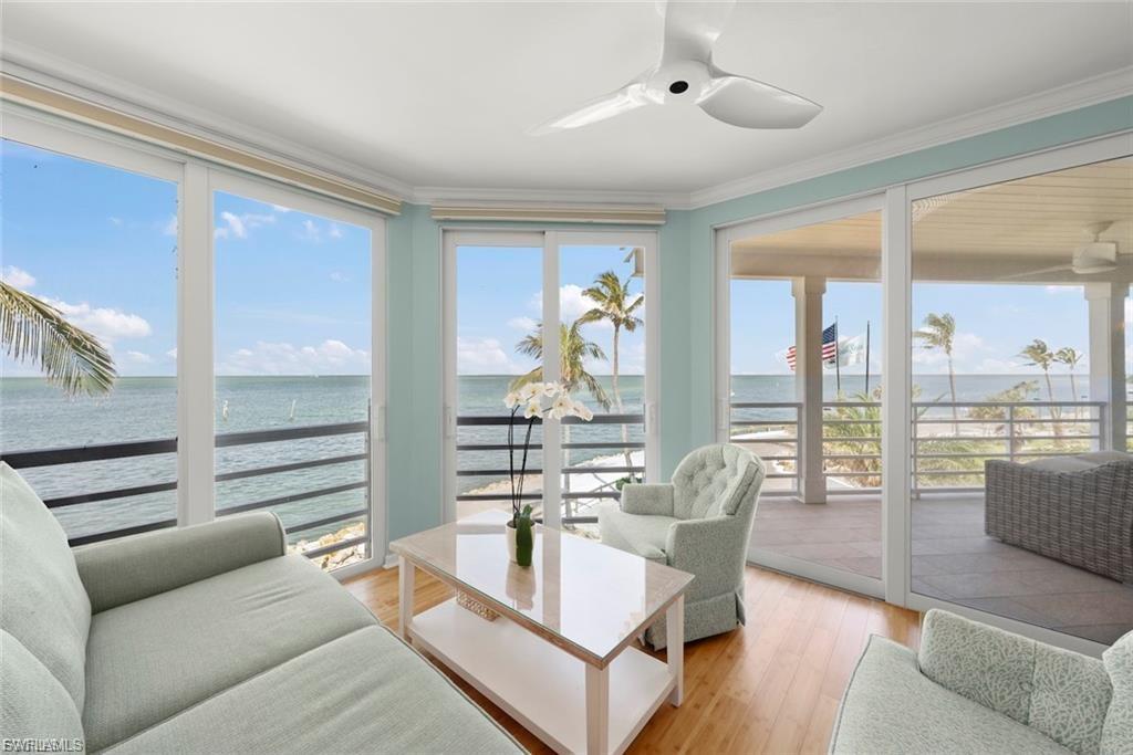 1602 Lands End Village Property Photo 10