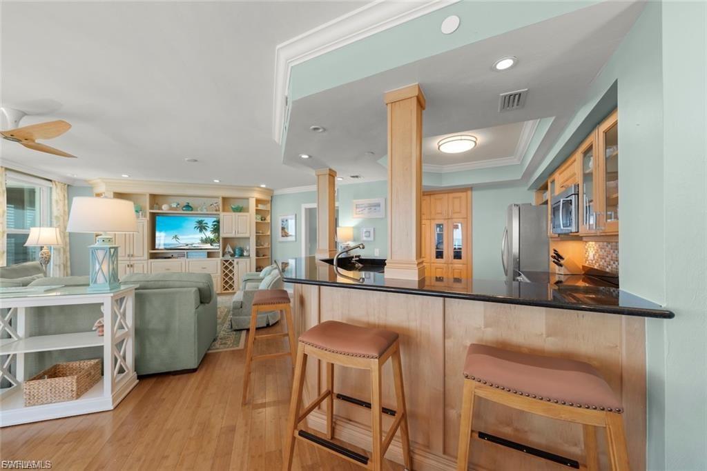 1602 Lands End Village Property Photo 11