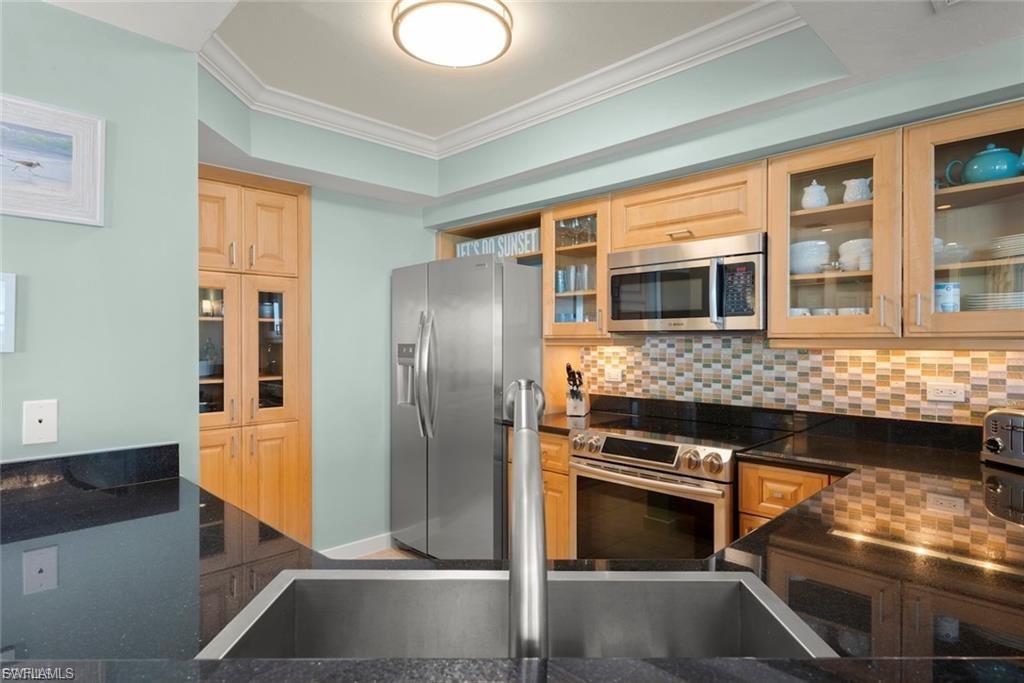 1602 Lands End Village Property Photo 13