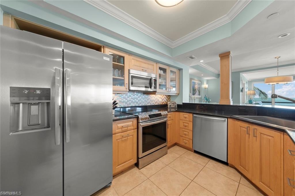 1602 Lands End Village Property Photo 14