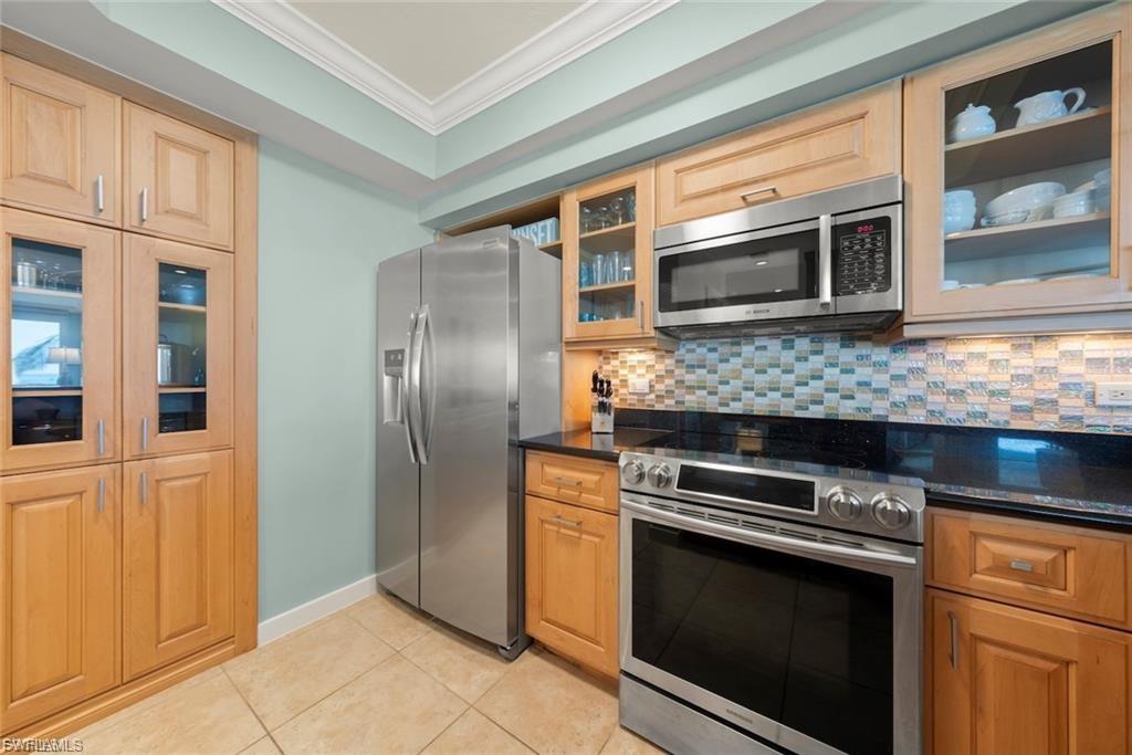 1602 Lands End Village Property Photo 17