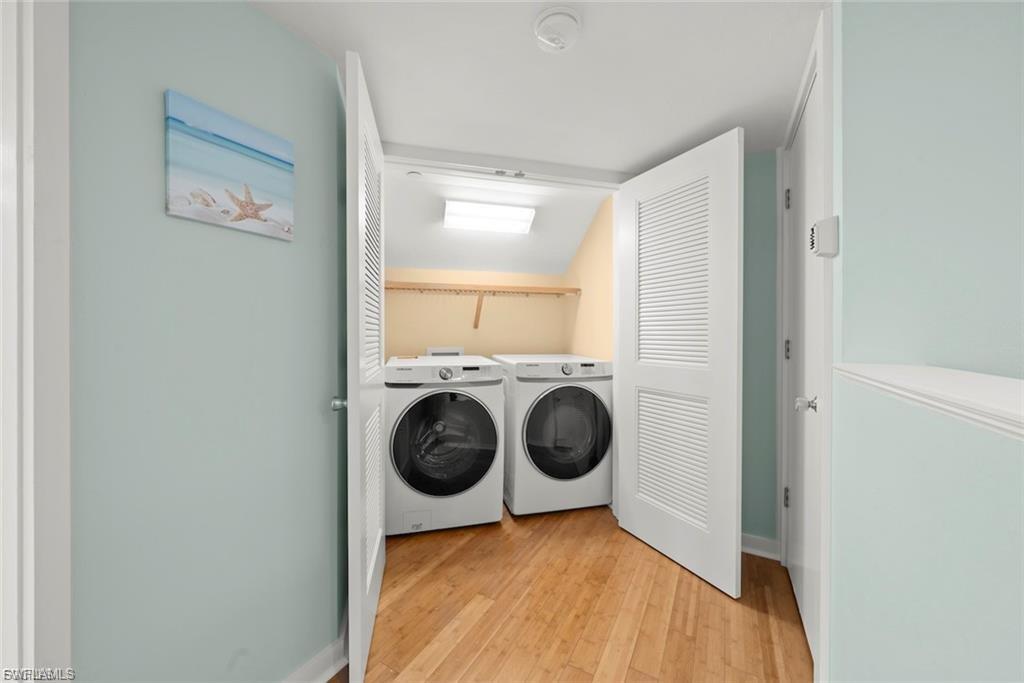 1602 Lands End Village Property Photo 18
