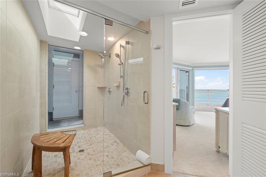 1602 Lands End Village Property Photo 25