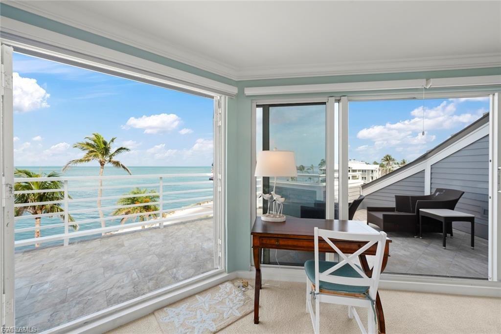 1602 Lands End Village Property Photo 29