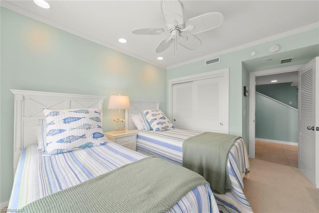 1602 Lands End Village Property Photo 32