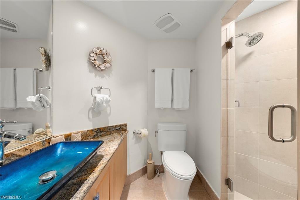 1602 Lands End Village Property Photo 33