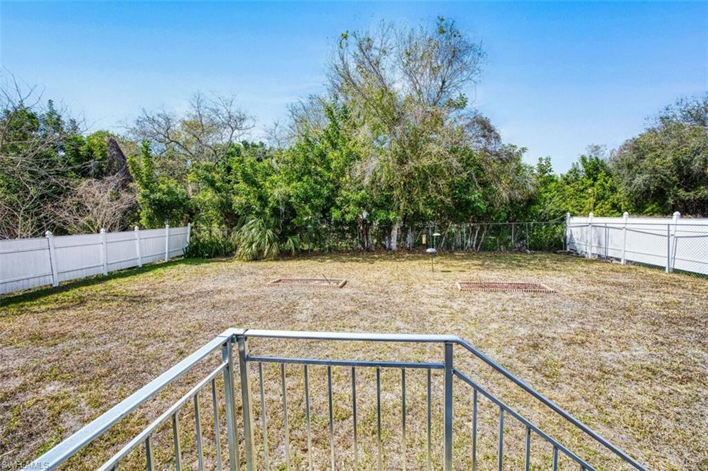 7638 Peyraud Dr Property Photo 16