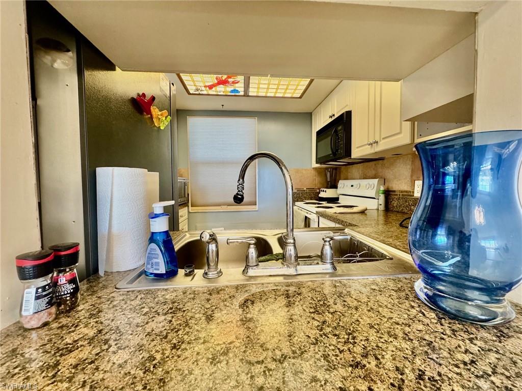 1724 Pine Valley Dr 308 Property Photo 9