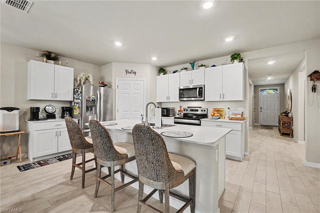 20245 Camino Torcido Loop Property Photo 3
