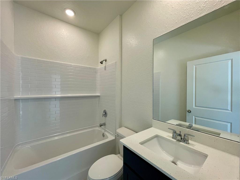 4020 Nw 36th Pl Property Photo 9