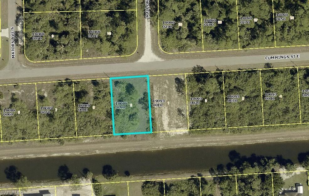 1230 Cumming St E Property Photo 2