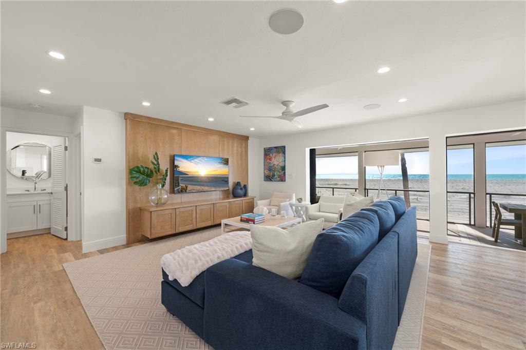 19 Beach Homes Property Photo 1
