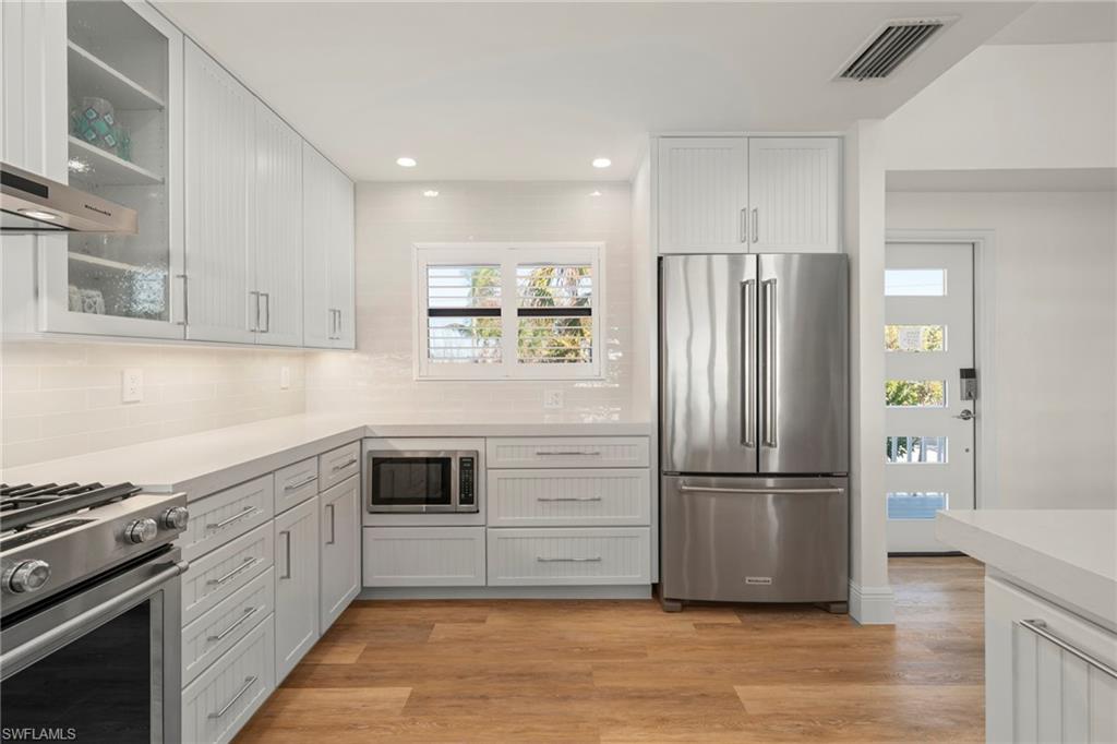 19 Beach Homes Property Photo 9