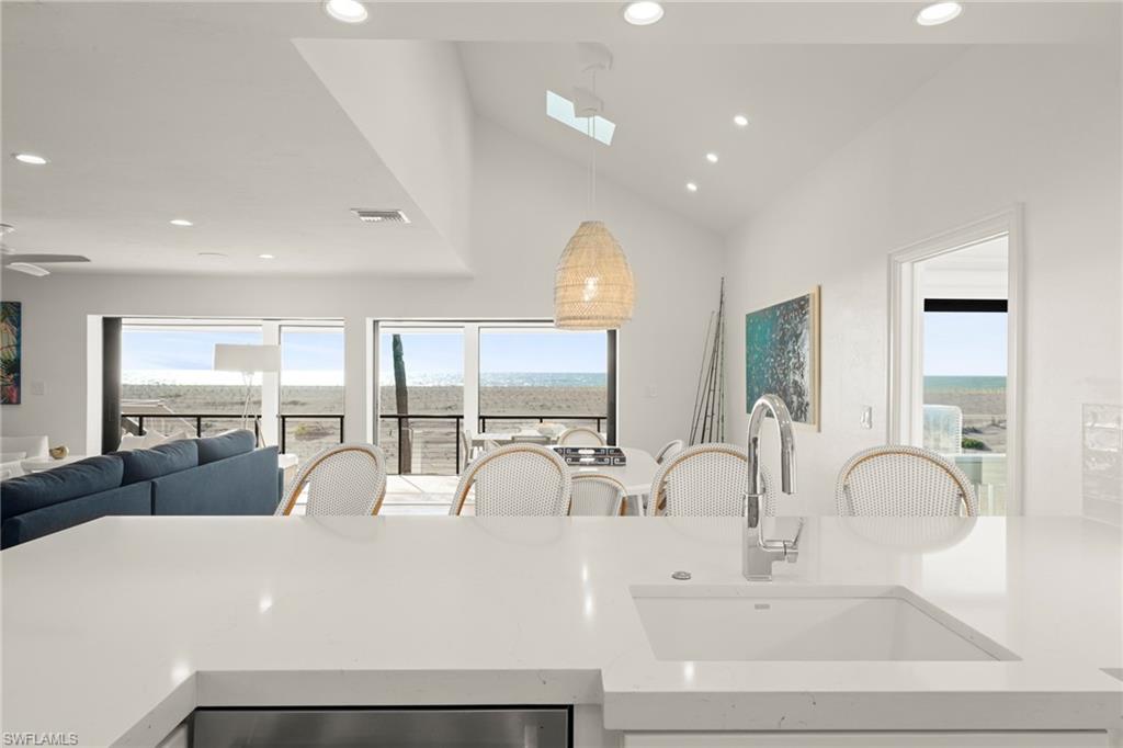 19 Beach Homes Property Photo 11