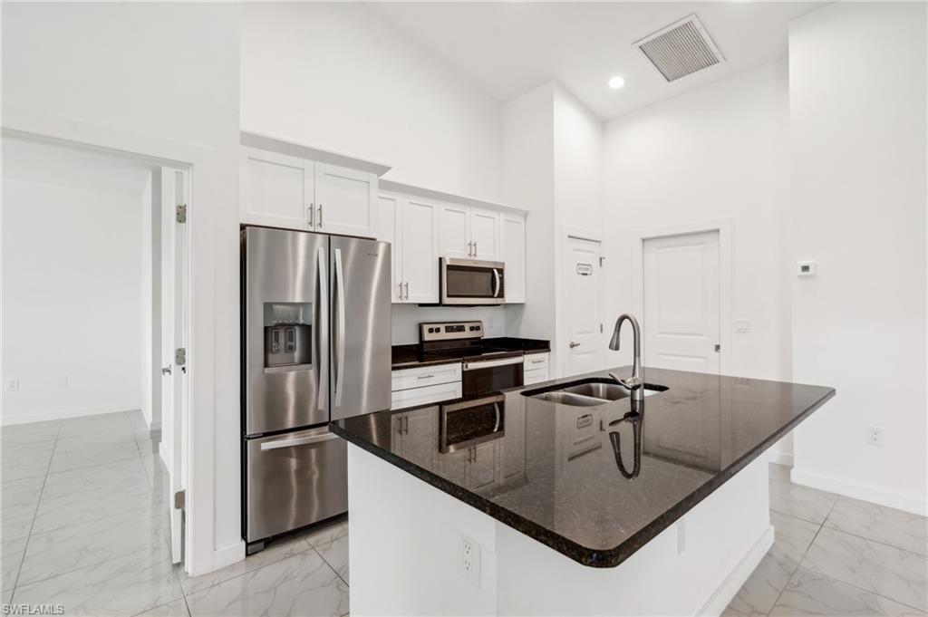 2725 Sw Embers Ter Property Photo 11