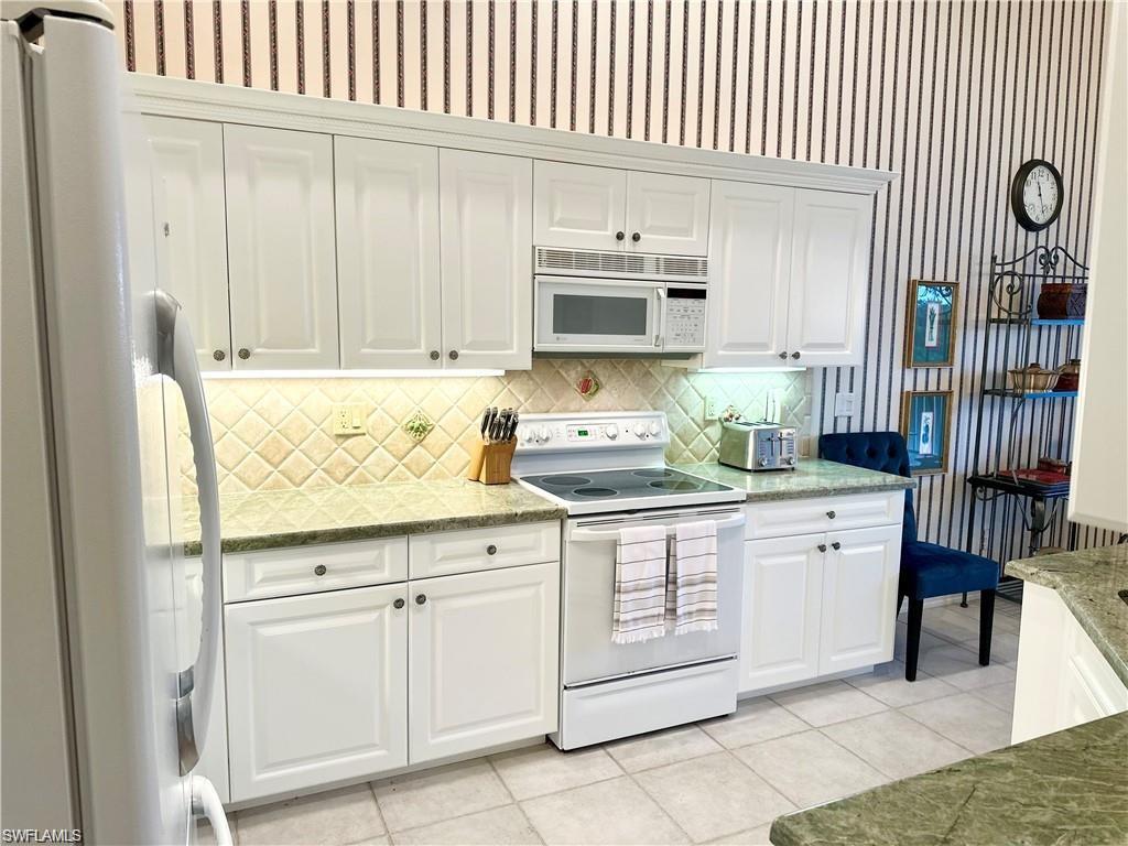27080 Lake Harbor Ct 202 Property Photo 10