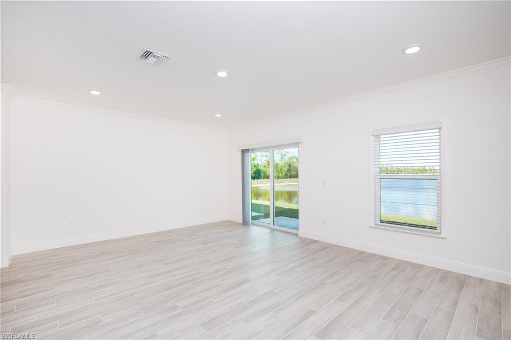 10534 Fountain Palm Cir Property Photo 7