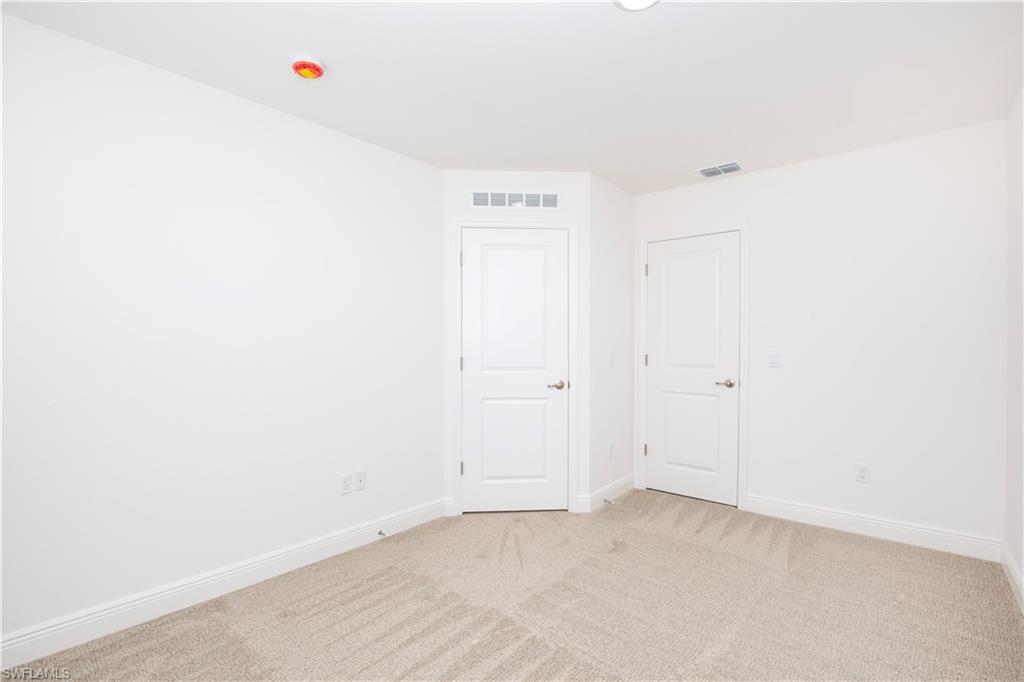 10534 Fountain Palm Cir Property Photo 14