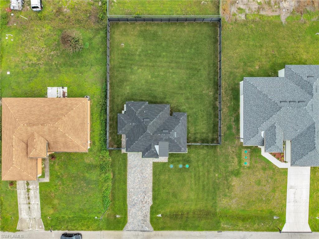 2607 41st St W Property Photo 8
