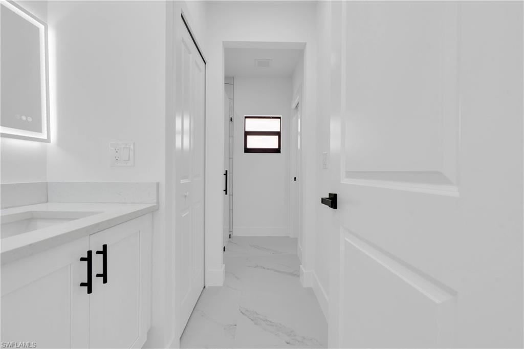2607 41st St W Property Photo 20