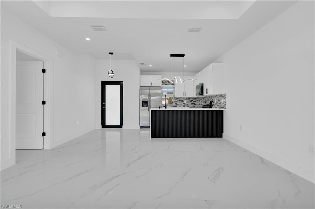 2607 41st St W Property Photo 27