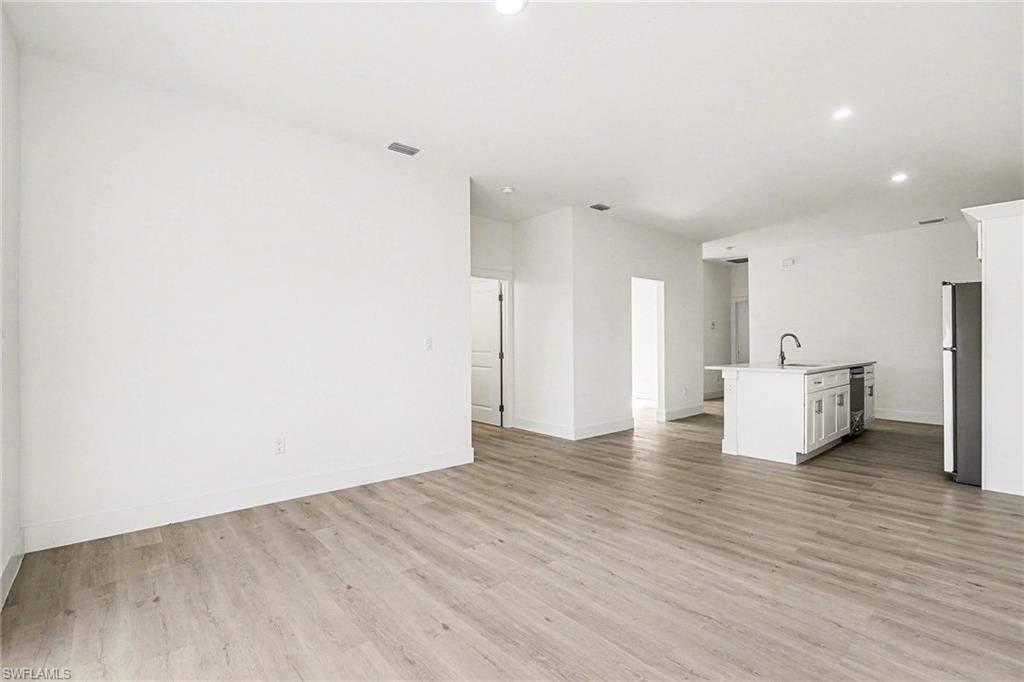 438/440 Charwood Ave S Property Photo 13