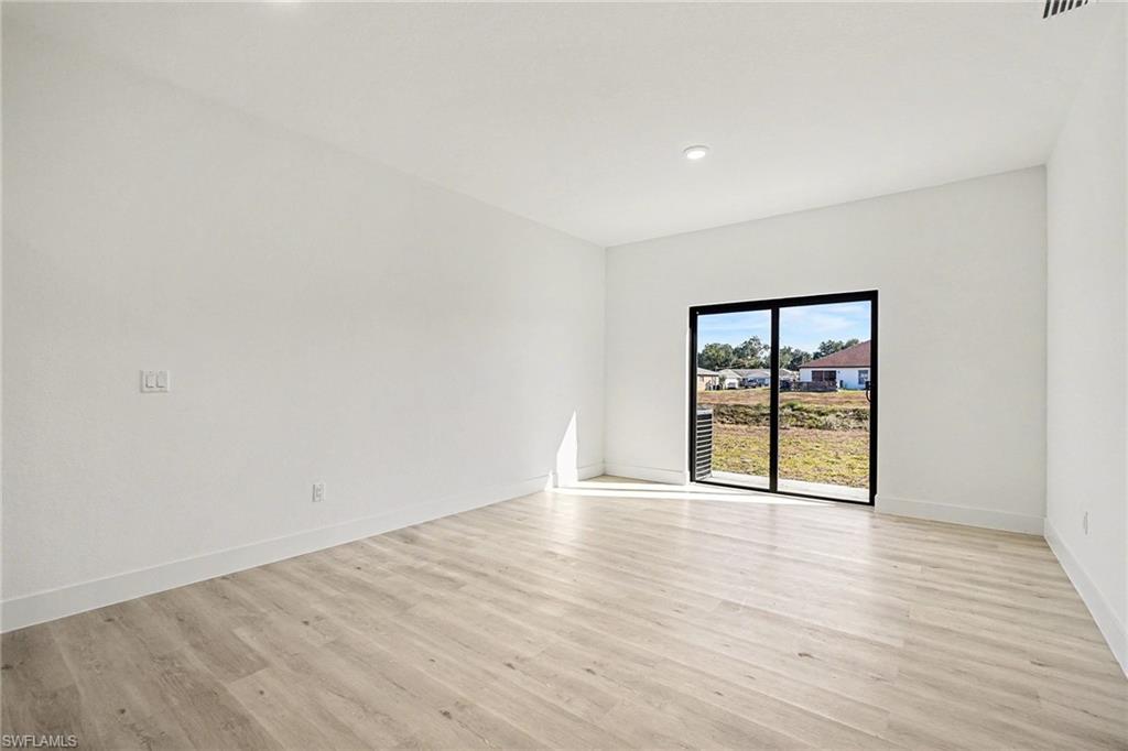 438/440 Charwood Ave S Property Photo 14