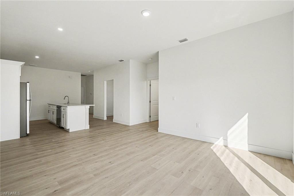 438/440 Charwood Ave S Property Photo 15