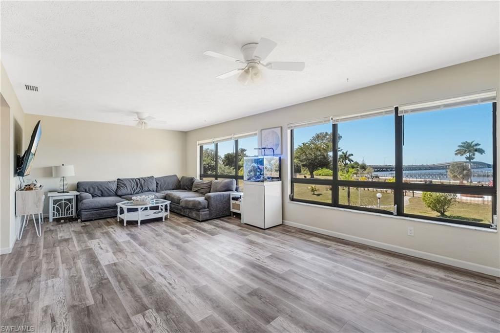 12498 Riverside Dr 205 Property Photo 16