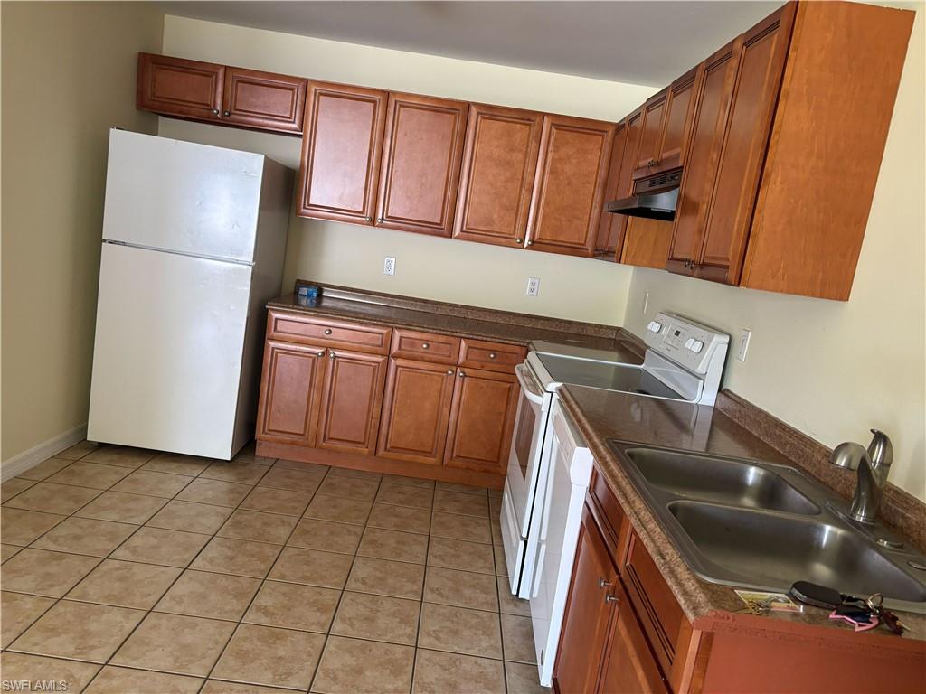 2405/2407 Vernon Ave S Property Photo 4