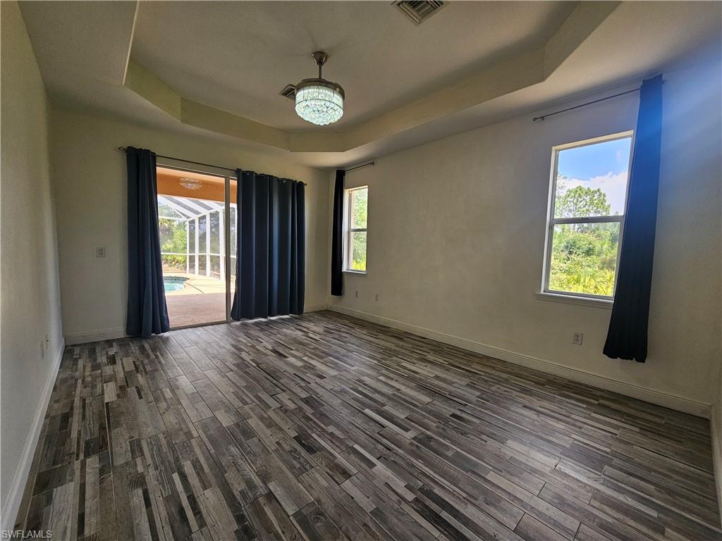 809 Lincoln Ave Property Photo 3