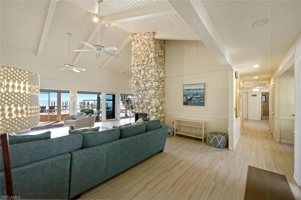 15153 Captiva Dr Property Photo 10