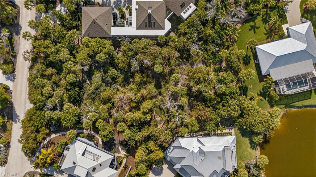 933 Strangler Fig Ln Property Photo 8